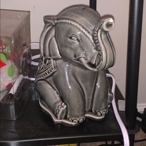 Elephant wax melter